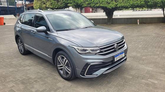 VOLKSWAGEN TIGUAN 2.0 300 TSI GASOLINA ALLSPACE R-LINE AUTOMÁTICO